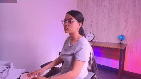 Snapshot of susan_voltaire chatting on 1, 7, 2026 susan_voltaire online show from 1, 7, 2026