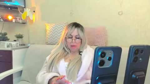 SusieNoreen online show from 25, 10, 2025