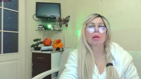 SusieNoreen online show from 29, 10, 2025