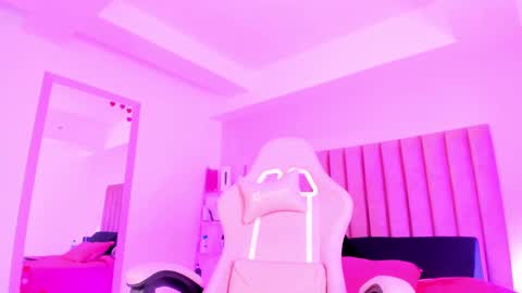 Sussan Nicole  online show from 17, 10, 2025