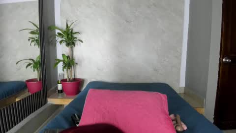 Snapshot of sussanmilf_ chatting on 28, 2, 2025 sussanmilf online show from 28, 2, 2025