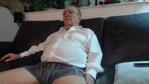 Snapshot of suv1 chatting on 16, 1, 2025 Otto online show from 16, 1, 2025