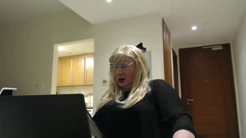 My name is Sissy or more fully Suzanna Aprilia Maria Mariquita Catarina Chinita Banci. Soy una puta - que chimba ladybug online show from 24, 4, 2026