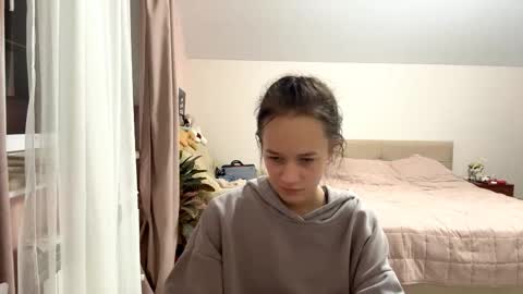 Snapshot of suzettebayouth chatting on 3, 10, 2025 Lilu online show from 3, 10, 2025
