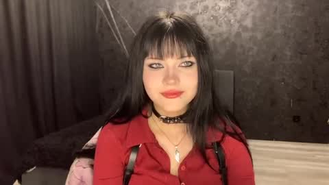 Snapshot of suziebanach chatting on 28, 4, 2026 EmilySuonn online show from 28, 4, 2026