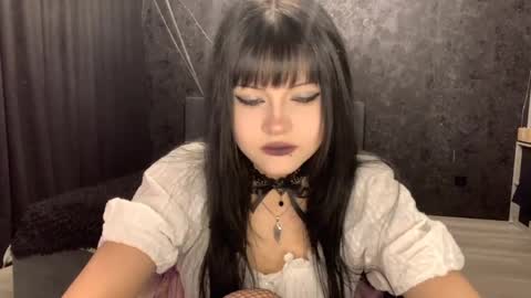 Snapshot of suziebanach chatting on 30, 4, 2026 EmilySuonn online show from 30, 4, 2026