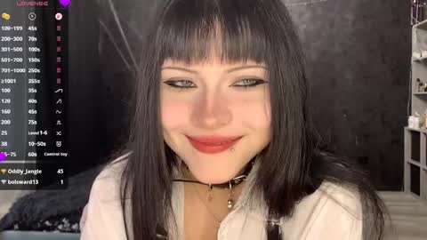Snapshot of suziebanach chatting on 15, 5, 2026 EmilySuonn online show from 15, 5, 2026