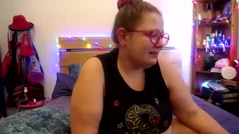 Snapshot of suziestardust chatting on 4, 2, 2026 suzie stardust online show from 4, 2, 2026