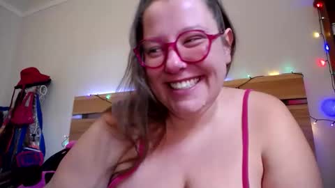 Snapshot of suziestardust chatting on 16, 2, 2026 suzie stardust online show from 16, 2, 2026