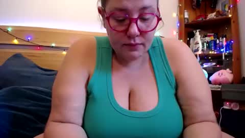 Snapshot of suziestardust chatting on 17, 2, 2026 suzie stardust online show from 17, 2, 2026