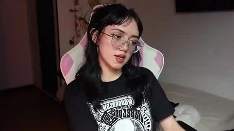 Snapshot of suzumi_ chatting on 14, 12, 2024 Jadde online show from 14, 12, 2024