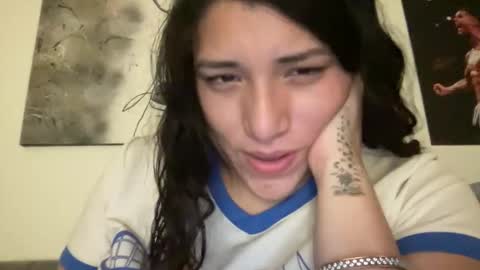 Snapshot of suzyishellawet chatting on 15, 4, 2026 Suzy online show from 15, 4, 2026