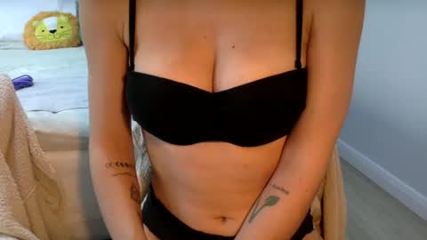 The real sugar baby   Suzy Summer   online show from 25, 1, 2025