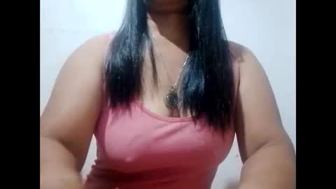 Snapshot of suzzie_hot chatting on 1, 1, 2025 suzzie_hot online show from 1, 1, 2025