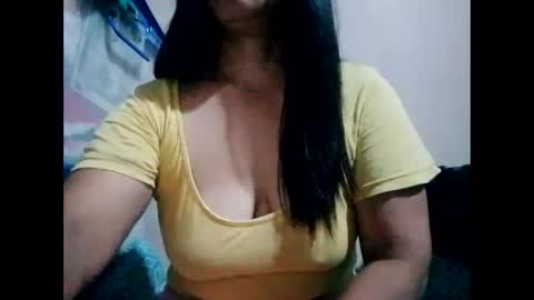 Snapshot of suzzie_hot chatting on 4, 1, 2025 suzzie_hot online show from 4, 1, 2025