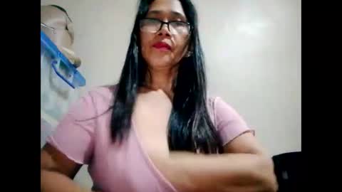 Snapshot of suzzie_hot chatting on 11, 1, 2025 suzzie_hot online show from 11, 1, 2025