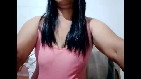 Snapshot of suzzie_hot chatting on 12, 1, 2025 suzzie_hot online show from 12, 1, 2025