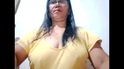 Snapshot of suzzie_hot chatting on 17, 1, 2025 suzzie_hot online show from 17, 1, 2025