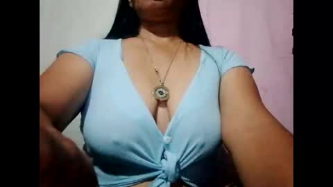 Snapshot of suzzie_hot chatting on 26, 1, 2025 suzzie_hot online show from 26, 1, 2025