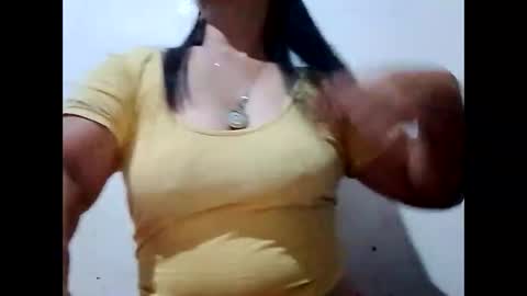 Snapshot of suzzie_hot chatting on 27, 1, 2025 suzzie_hot online show from 27, 1, 2025