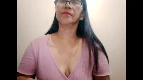 Snapshot of suzzie_hot chatting on 13, 2, 2025 suzzie_hot online show from 13, 2, 2025