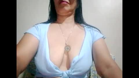 Snapshot of suzzie_hot chatting on 3, 3, 2025 suzzie_hot online show from 3, 3, 2025