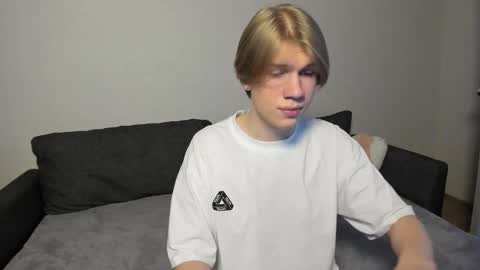 Snapshot of swag_mua chatting on 22, 10, 2025 Swen online show from 22, 10, 2025