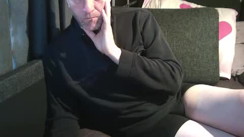 Snapshot of swartarn chatting on 19, 4, 2026 ArnSwart online show from 19, 4, 2026