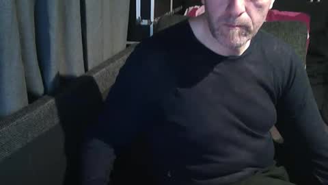 Snapshot of swartarn chatting on 25, 5, 2026 ArnSwart online show from 25, 5, 2026