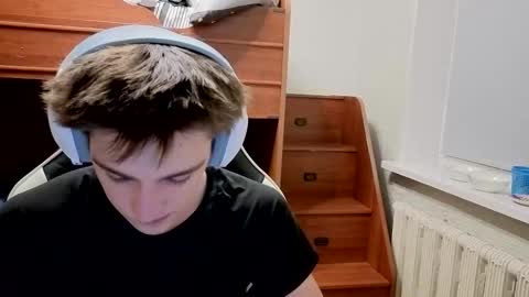 Snapshot of sweeetyangeel chatting on 28, 10, 2025 sweeetyangeel online show from 28, 10, 2025