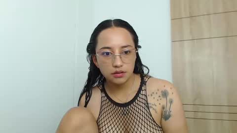 Snapshot of sweet1sin chatting on 4, 1, 2025 Laura online show from 4, 1, 2025