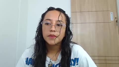 Snapshot of sweet1sin chatting on 24, 1, 2025 Laura online show from 24, 1, 2025