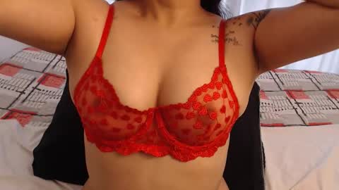 Snapshot of sweet1sin chatting on 10, 10, 2025 Laura online show from 10, 10, 2025