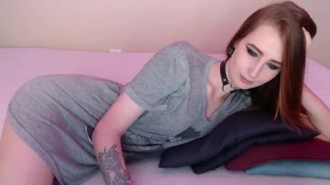 Snapshot of sweet_alica15 chatting on 28, 10, 2025 Alice online show from 28, 10, 2025