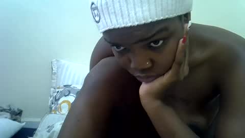 Snapshot of sweet_aly1 chatting on 28, 6, 2026 Alice online show from 28, 6, 2026