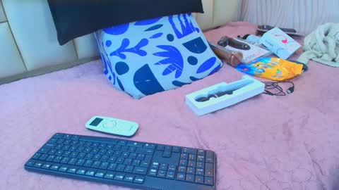 Snapshot of sweet_amye chatting on 11, 10, 2025 Amye online show from 11, 10, 2025