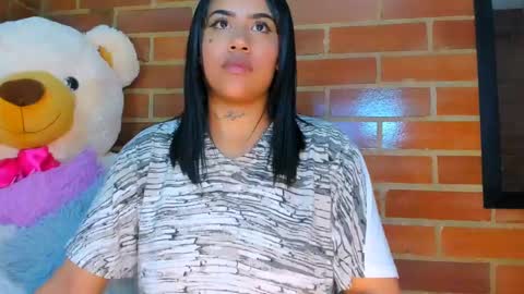 Snapshot of sweet_angel2001 chatting on 5, 3, 2025 Stephanie online show from 5, 3, 2025
