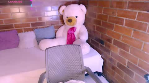 Snapshot of sweet_angel2001 chatting on 26, 9, 2025 Stephanie online show from 26, 9, 2025