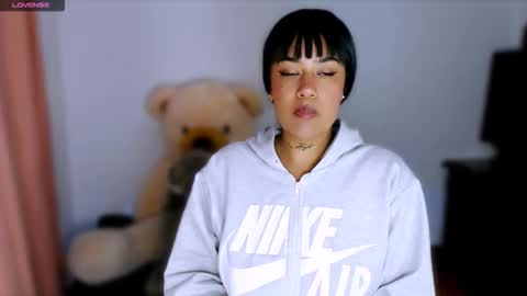 Stephanie online show from 28, 11, 2025