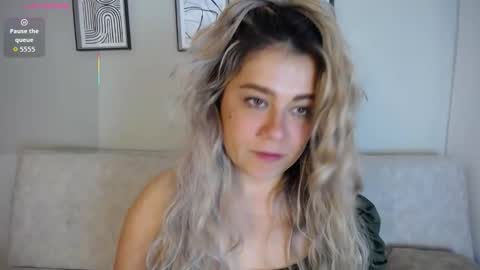 Bella Valery online show from 25, 11, 2025