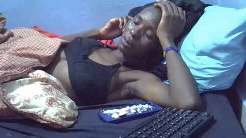 Snapshot of sweet_candie01 chatting on 21, 5, 2026 sweet_candie01 online show from 21, 5, 2026