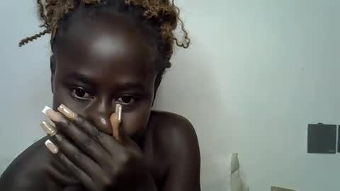 sweet_diva19 online show from 26, 11, 2025