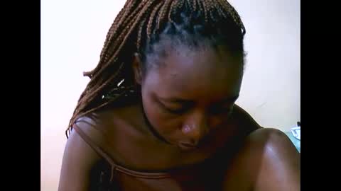 Snapshot of sweet_elena24 chatting on 11, 11, 2025 shillah online show from 11, 11, 2025