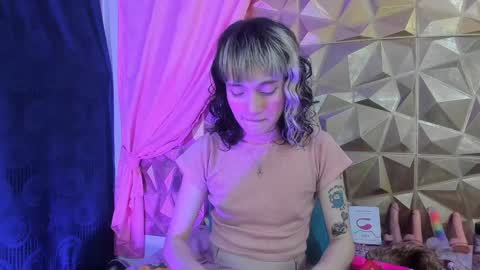  emmili  online show from 3, 12, 2024