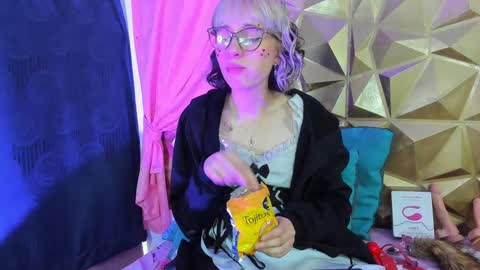  emmili  online show from 10, 12, 2024