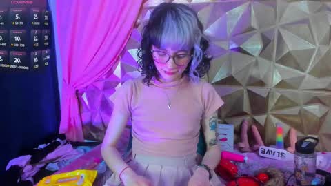  emmili  online show from 7, 3, 2025