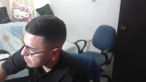 Snapshot of sweet_fantasy_couple chatting on 20, 2, 2025 sweet_fantasy_couple online show from 20, 2, 2025