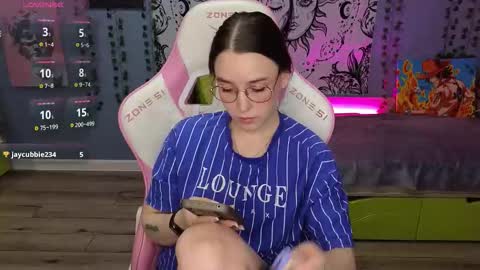 Snapshot of sweet_frosty chatting on 3, 10, 2025 Alice online show from 3, 10, 2025