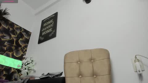 Snapshot of sweet_kitty2000 chatting on 14, 12, 2024 Alesy online show from 14, 12, 2024