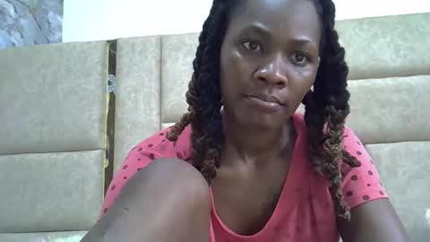 Snapshot of sweet_lady020 chatting on 28, 10, 2025 sweet_lady020 online show from 28, 10, 2025